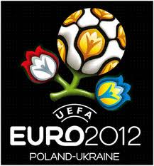 Nakumielenosoittajat anastivat EM-pystin: ”Fuck Euro 2012”