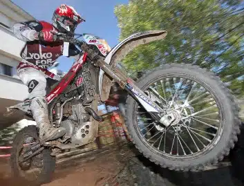 Juha Salmisella vastaiskun paikka Portugalin MM-endurossa Juha Salmisella vastaiskun paikka Portugalin MM-endurossa