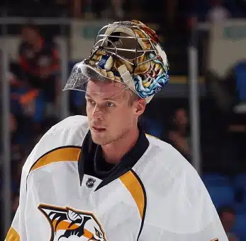 Pekka Rinne haki neuvoa Tim Thomasilta ja Niklas Bäckströmiltä Pekka Rinne haki neuvoa Tim Thomasilta ja Niklas Bäckströmiltä
