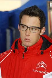 Neuville lähestyy Hirvosta (ek 6) Neuville lähestyy Hirvosta (ek 6)