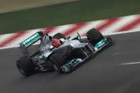 Mersu-pomo pahoillaan McLarenin lähdöstä Mersu-pomo pahoillaan McLarenin lähdöstä