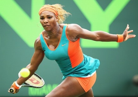 Williams jyräsi jatkoon, Wozniacki laulukuoroon Williams jyräsi jatkoon, Wozniacki laulukuoroon