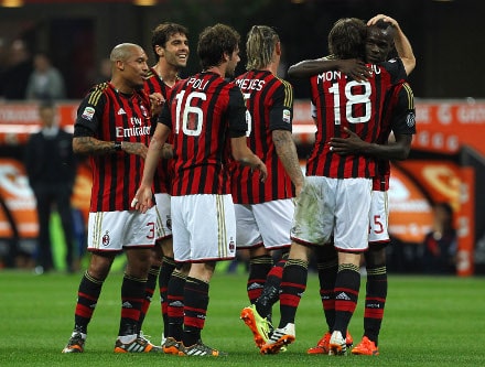 Kauan jatkunut arpominen päättyi - Berlusconi myi AC Milanin Kiinaan Kauan jatkunut arpominen päättyi – Berlusconi myi AC Milanin Kiinaan