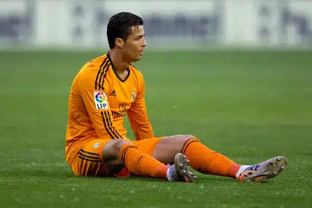Cristiano Ronaldon uusi reisivamma huolettaa MM-kisojen alla Cristiano Ronaldon uusi reisivamma huolettaa MM-kisojen alla