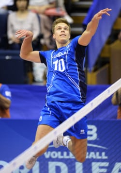 Urpo Sivulasta myös kirjatähti: "Hieno mies, hieno lentopalloilija" Urpo Sivulasta myös kirjatähti: ”Hieno mies, hieno lentopalloilija”