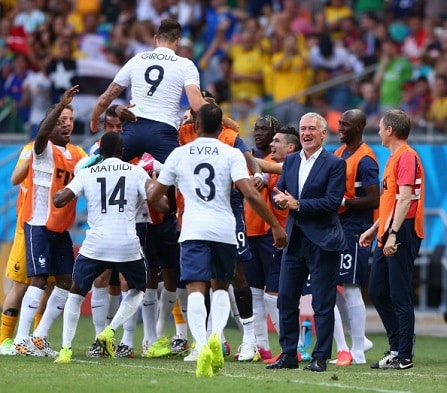 Ranska muutti kokoonpanoaan. Benzema yhä avauksessa Ranska muutti kokoonpanoaan. Benzema yhä avauksessa