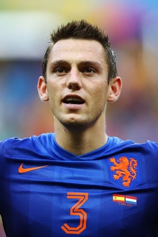 Lazio nappasi Hollannin MM-puolustajan ManU:n nenän edestä