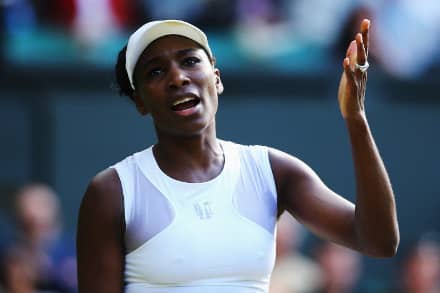 Venus Williams taistellen toiselle kierrokselle – kaksi sijoitettua heti laulukuoroon