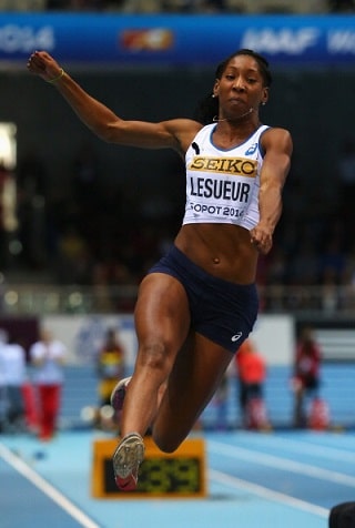 Ranskan Lesueur venytti pituuskullan Ranskan Lesueur venytti pituuskullan