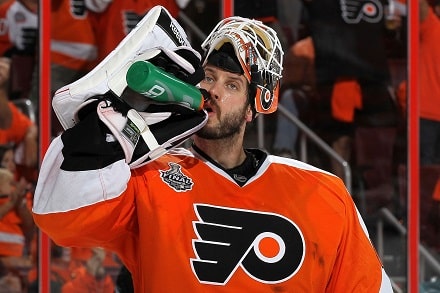 ”Nimettömien taistelun” toinen osapuoli lopettaa – Antti Niemen Stanley Cup -vastustaja nosti hokkarit naulaan
