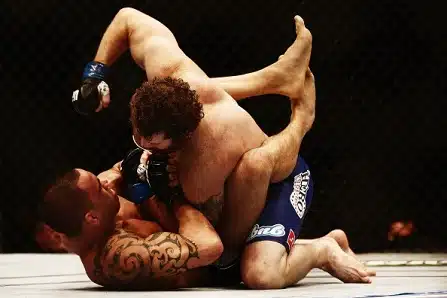 Suomen UFC-tähti nopeaan voittoon – herkistyi voiton jälkeen