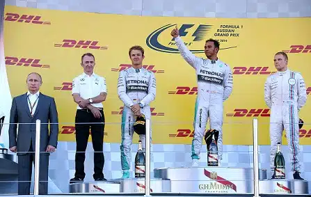 Vladimir Putin kävi juttelemassa Valtteri Bottaksen kanssa Vladimir Putin kävi juttelemassa Valtteri Bottaksen kanssa