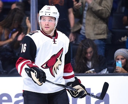 Tähän ei isä pystynyt - Tie Domin poika teki NHL-hattutempun Tähän ei isä pystynyt – Tie Domin poika teki NHL-hattutempun
