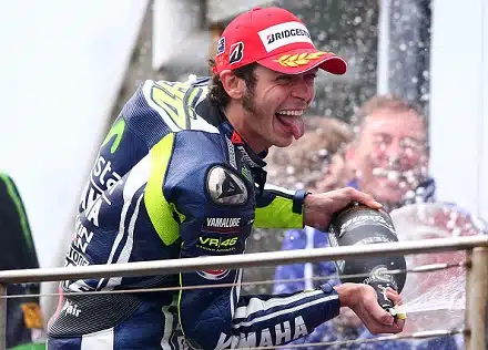 Valentino Rossi vahvistaa rajut suunnitelmat: nelipyöräisiin!