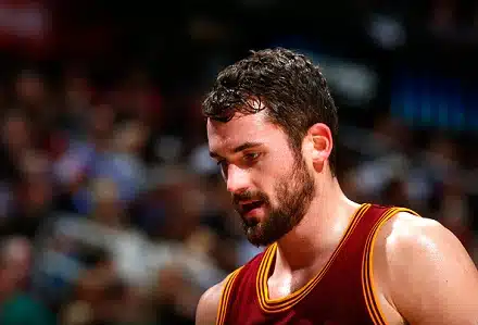 ”Tämä ilta tuntui oikealta” – NBA-mestari sai tähtilaiturinsa takaisin