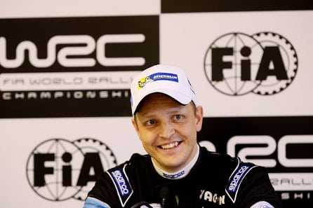 Mikko Hirvonen kolmantena, Carlos Sainz loukkasi selkänsä