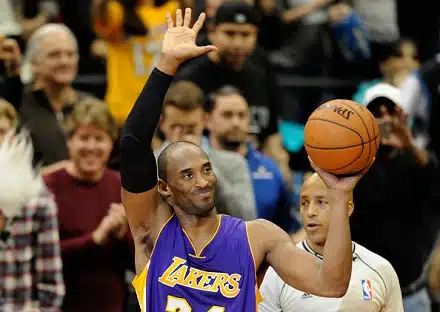 Kobe Bryant ohitti Michael Jordanin