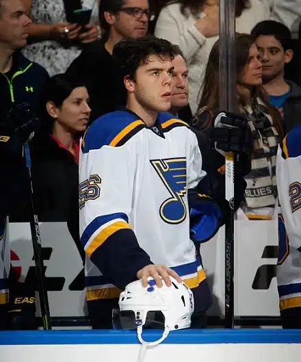 NHL:n luovutuslistalla suomalaissukuinen hyökkääjä Magnus Pääjärvi NHL:n luovutuslistalla suomalaissukuinen hyökkääjä Magnus Pääjärvi