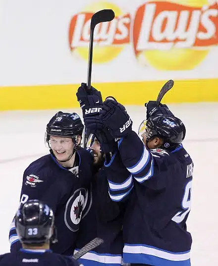 Winnipeg Jetsin maalivahdista viikon ykköstähti NHL:ssä Winnipeg Jetsin maalivahdista viikon ykköstähti NHL:ssä