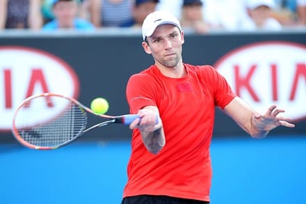 Karlovic paukutti ässäennätyksen uusiksi Hallessa