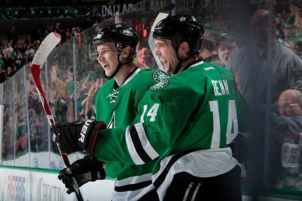 Suomalaispuolustajalla tehokas paluu NHL:aan