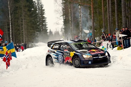 Latvalan onnettoman rallipäivän huipennus: jousitus rikki (ek 9)