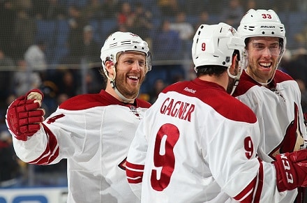 NHL:n vuoden kärkitulokas hätyyttelee Teemu Selänteen vauhtia NHL:n vuoden kärkitulokas hätyyttelee Teemu Selänteen vauhtia