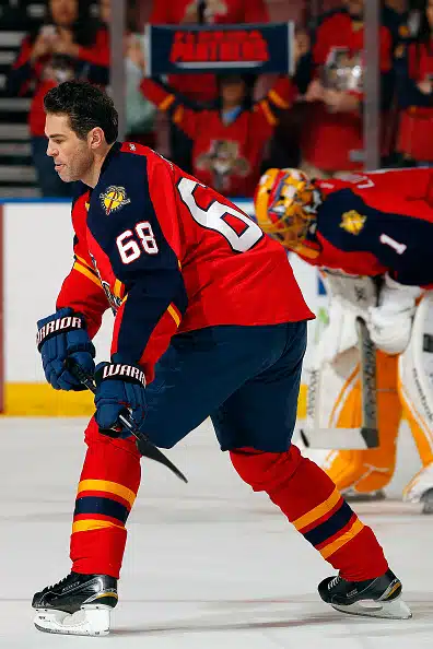 Tshekin kiekkolegendan NHL-ura jatkuu Tshekin kiekkolegendan NHL-ura jatkuu