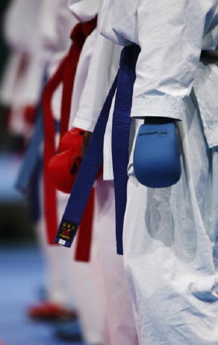 Karatevalmentaja Kaplakselle erittäin harvinainen musta vyö Karatevalmentaja Kaplakselle erittäin harvinainen musta vyö