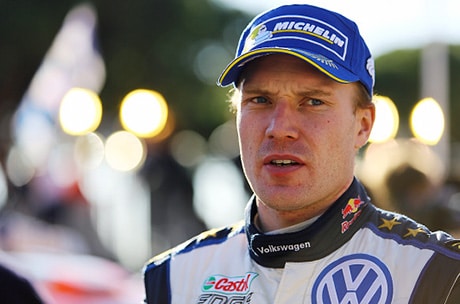 Jari-Matti Latvala minimoi vahinkoja Jari-Matti Latvala minimoi vahinkoja