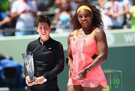 Serena murskavoittoon Miamin loppuottelussa