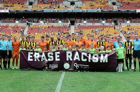 Powar ja Toure vaativat: ”Rasismista kovempia rangaistuksia”