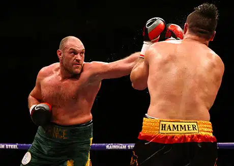 Kohunyrkkeilijä Tyson Fury vahvisti paluunsa