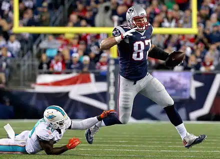 NFL:n kestomenestyjälle valtava takaisku – tähtipelaajan kausi todennäköisesti paketissa