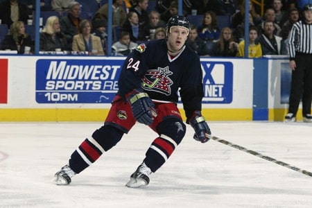 Hannes Hyvönen paljastaa: ”Puhelimeni näytöllä luki mulkku toimittaja”