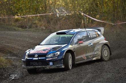 Latvala takoi pohjat – Tänak kolaroi – Mikkelsen kärkeen (ek20)