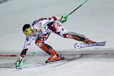 Marcel Hirscher ylivoimainen suurpujottelussa