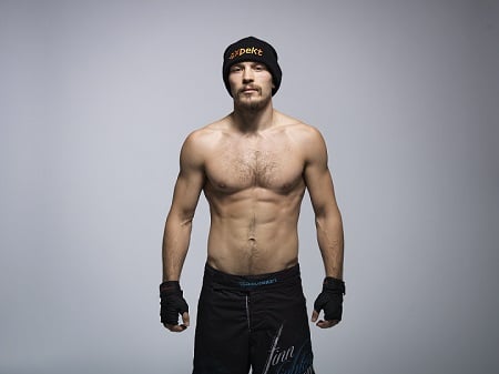 Suomalainen vapaaottelutähti Heleniuksen illassa nyrkkeilykehään: “Olen pian UFC:ssä” Suomalainen vapaaottelutähti Heleniuksen illassa nyrkkeilykehään: “Olen pian UFC:ssä”