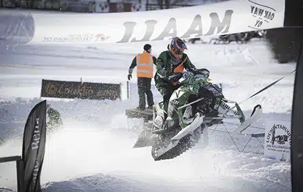 Karjalaisen tähtäin snowcrossin MM-kotikisojen kärkipaikoissa