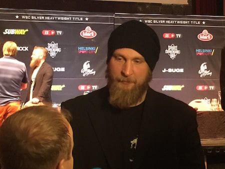 Robert Helenius tylynä: "Basile ei näe Suomesta kuin Hartwall Arenan lattian" Robert Helenius tylynä: ”Basile ei näe Suomesta kuin Hartwall Arenan lattian”