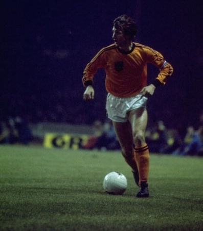 Edesmennyt Johan Cruyuff saa suuren kunnianosoituksen Edesmennyt Johan Cruyuff saa suuren kunnianosoituksen