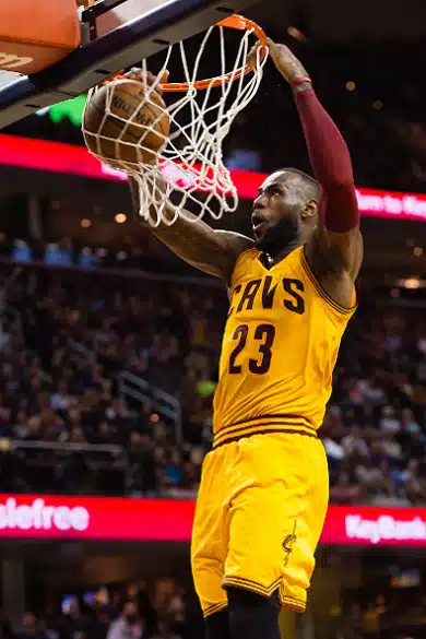 LeBron James ohitti itsensä Michael Jordanin