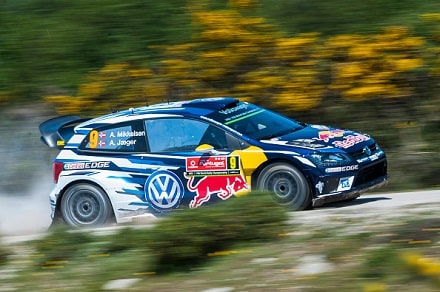 Tänak ja Mikkelsen jakavat kärkipaikan Jyväskylän avauspätkän jälkeen (ek1)