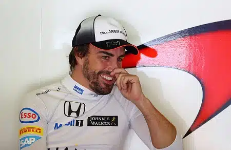 Upea suoritus! Alonso juhli voittoa WEC-debyytissään