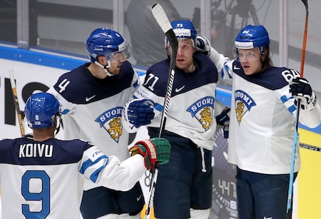 Leijona-pelaajat Moskovaan: "Samalla lailla kiekko siellä pomppii" Leijona-pelaajat Moskovaan: ”Samalla lailla kiekko siellä pomppii”
