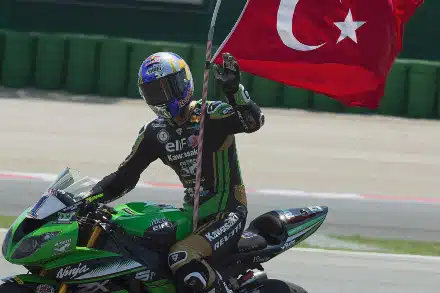 Supersport-mestari kaasutteli hurjan ME:n