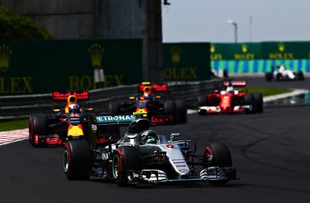 F1-kuskit joutuvat Unkarissa helteeseen F1-kuskit joutuvat Unkarissa helteeseen