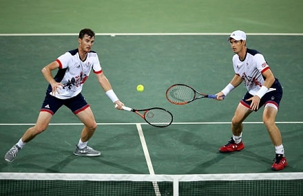 Olympiatennis: Murrayn veljekset tippuivat jatkosta