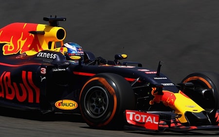 Red Bullilla ei huolestuttu Ferrarin vauhdista Red Bullilla ei huolestuttu Ferrarin vauhdista