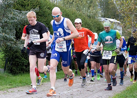 Helsingissä juostiin puoli vuorokautta putkeen – Janne Klasila ja Outi Siimes voittoihin